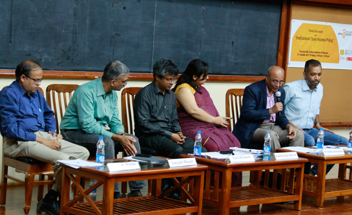 Panelists&#x20;discussing&#x20;institutional&#x20;policies&#x20;for&#x20;open&#x20;access.