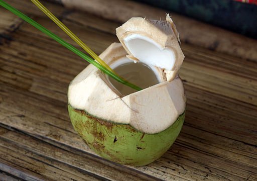 Fresh&#x20;coconut&#x20;water