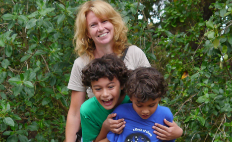 Kim&#x20;R&#x20;McConkey&#x20;with&#x20;her&#x20;children