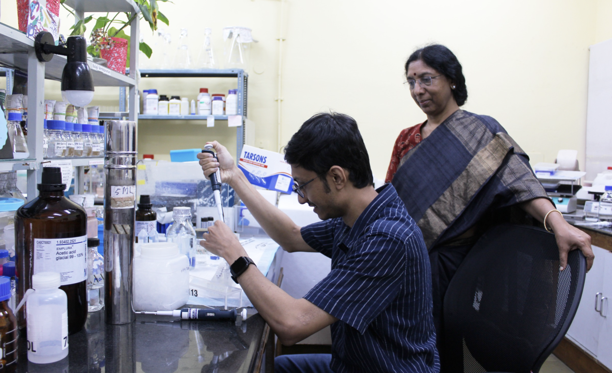 Nilanjan Som and Manjula Reddy at CSIR-CCMB (Credits: Manjula Reddy's lab)